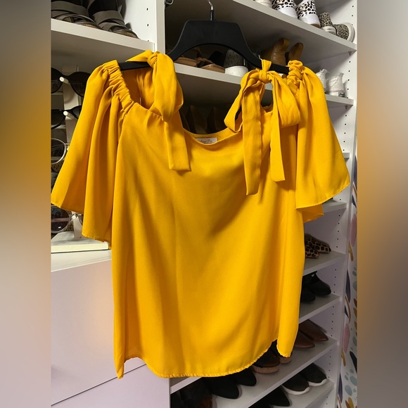 Sweet Pea Tops - Womens Open Shoulder Tie Strap Top